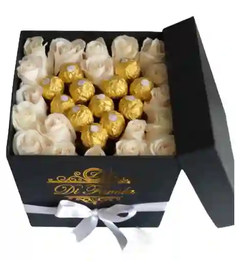 Caja De Rosas Y Ferrero Rocher En Forma De Corazon. Rosas Blancas