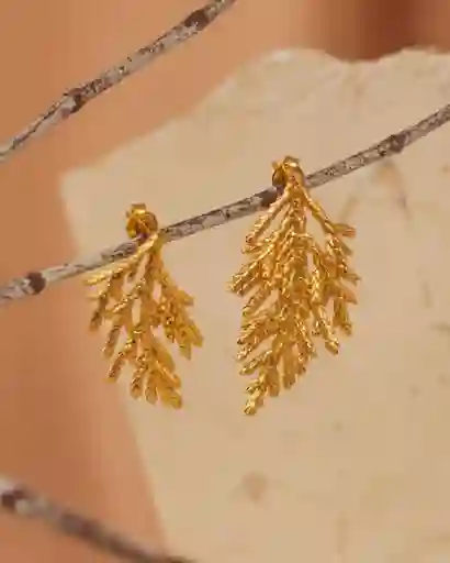 Aretes Hoja Pino Mediano