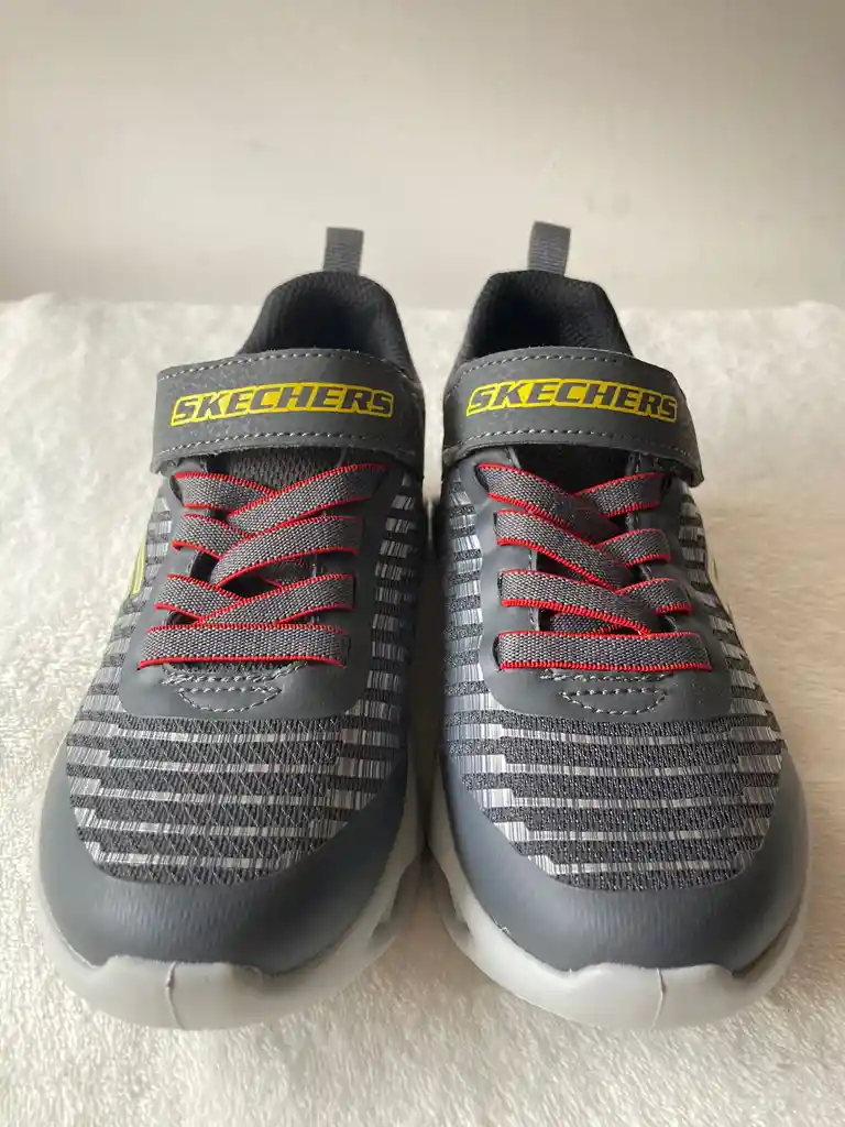 Tenis Skechers Niño Talla 32