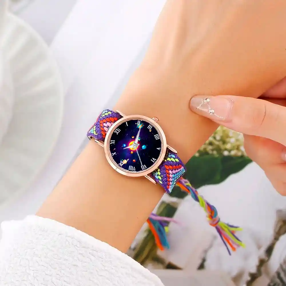 Reloj Sistema Solar Dorado Tejido Artesanal Mujer + Estuche