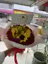 Bouquet De Rosas Y Girasoles