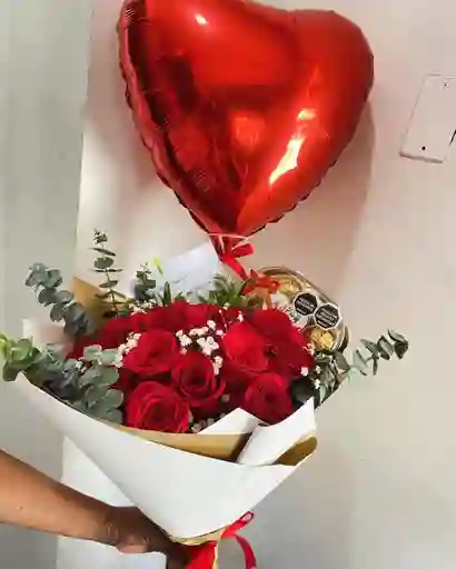 Buchón De Rosas Y Chocolates Ferrero Y Globo