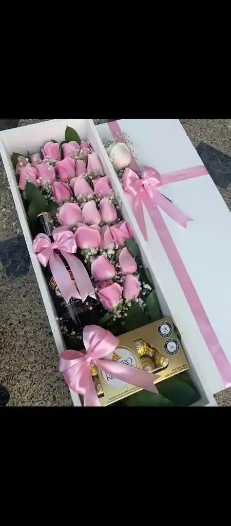 Caja Larga De Rosas Rosadas