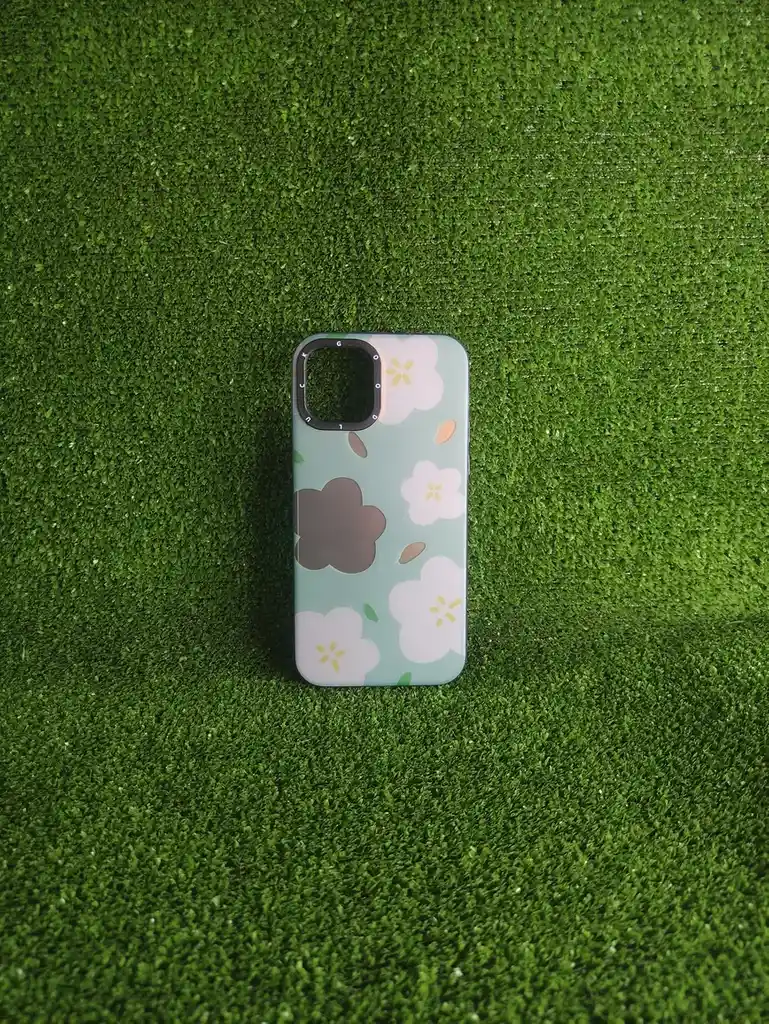 Iphone 12 Pro | Forro Protector | Case Rigido|good Luck |flor Blanca | Bordes Reforzados |iphone| Carcasa | Funda | Anti Humedad | Full Proteccion.