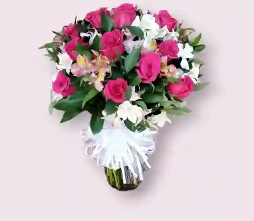 Florero Samaritano 12 Rosas Fucsias