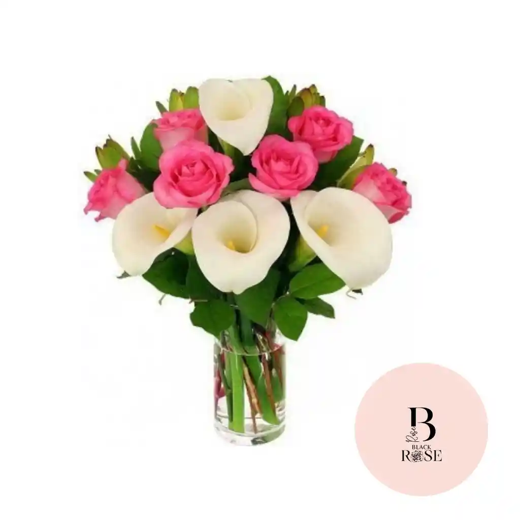 Rosas Fucsia Y Cartuchos En Jarron