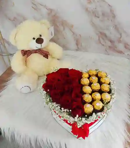 Caja De Rosas, Peluche Y Chocolates