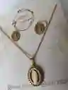 Juego De Collar Y Aretes Dorados Virgencita