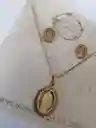 Juego De Collar Y Aretes Dorados Virgencita