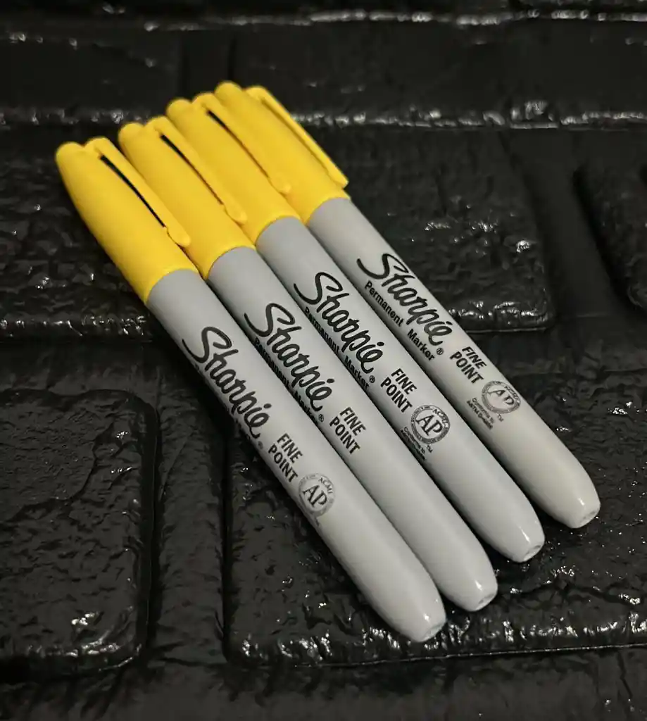 Marcador Sharpie Amarillo Fino Permanente