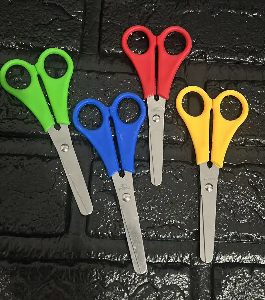 Tijera Punta Roma Economica