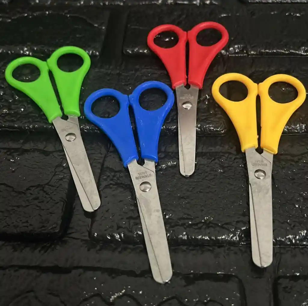 Tijera Punta Roma Economica