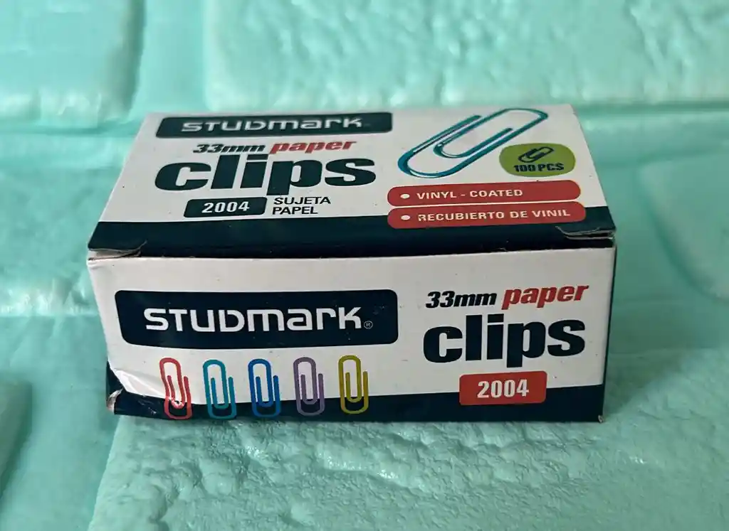 Clips Caja X100 Studmark Recubierto De Vinil
