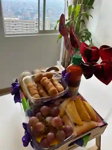 Brunch En Mesa-anchetas- Desayuno Sorpresas-regalos-cumpleaños-aniversario-amor Y Amistad-dia Madres-dia De La Mujer-halloween-navidad-sanvalentin-flores-chocolates-arreglos Florale-peluches-fresas Con Chocolate-detalles - Dia Del Niño-anchetas Infantiles