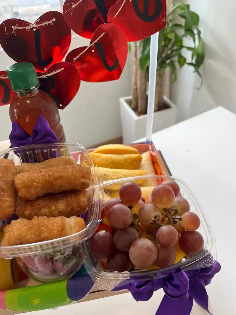 Brunch En Mesa-anchetas- Desayuno Sorpresas-regalos-cumpleaños-aniversario-amor Y Amistad-dia Madres-dia De La Mujer-halloween-navidad-sanvalentin-flores-chocolates-arreglos Florale-peluches-fresas Con Chocolate-detalles - Dia Del Niño-anchetas Infantiles