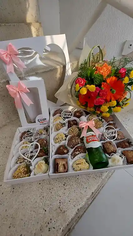 Caja 14-16 Fresas Chocolate Negro O Blanco Cerveza Y Topper