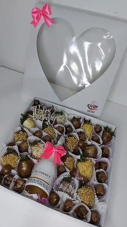Caja 14-16 Fresas Chocolate Negro O Blanco + Champagne Y Topper