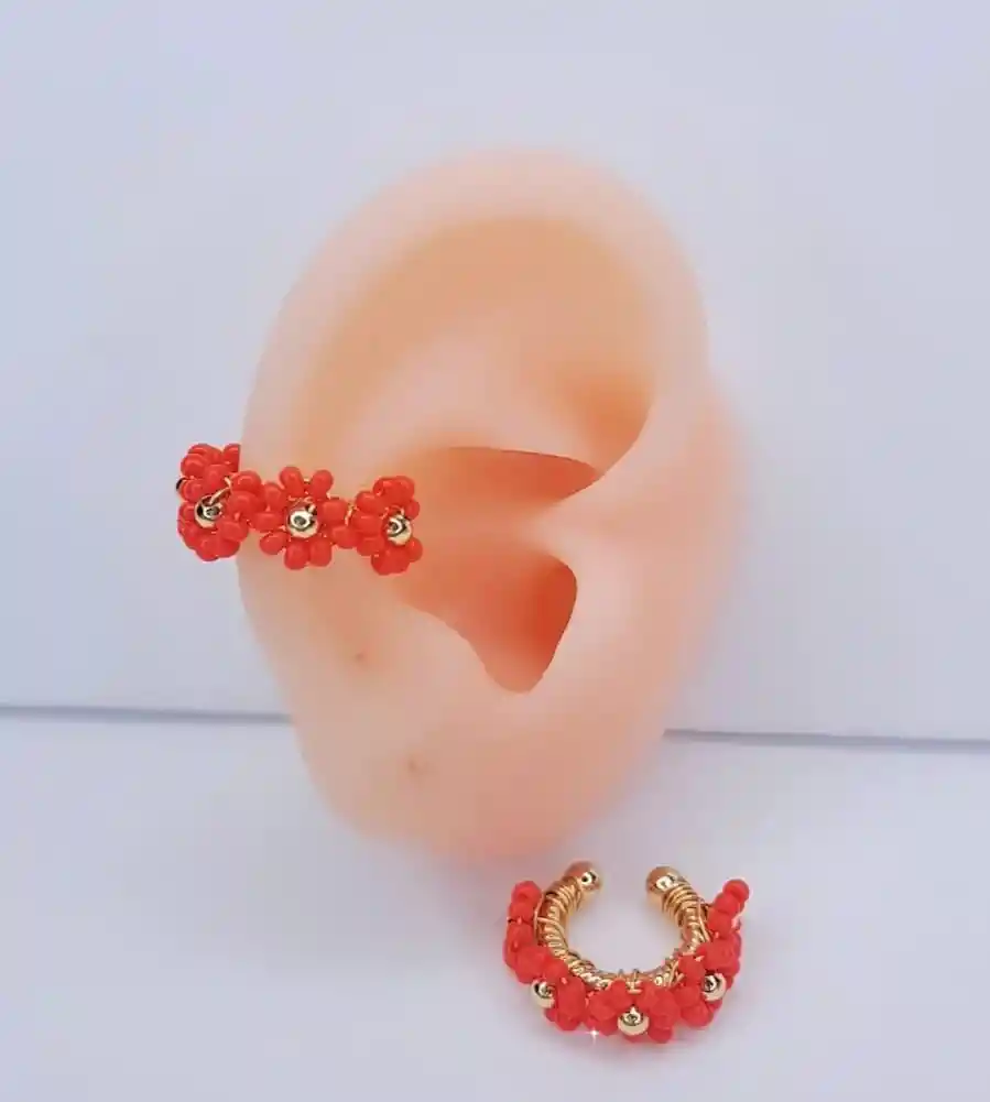 Earcuff Tejido Flores Rojas