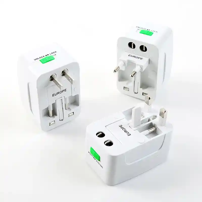 Adaptador Universal Enchufe Viajero Convertidor Toma Corriente