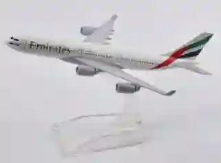 Avion Grande Metalico Acero Coleccionable De Emirates A380 - 20cm