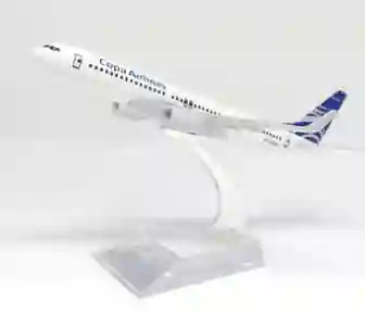 Avion Pequeño Metalico Acero Coleccionable De Copa Airlines A330 16cm