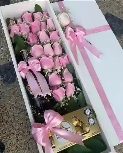 Caja Larga De Rosas Rosadas