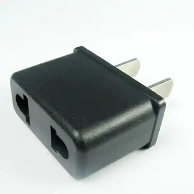 Adaptador De Corriente Redondo A Plano (europeo)