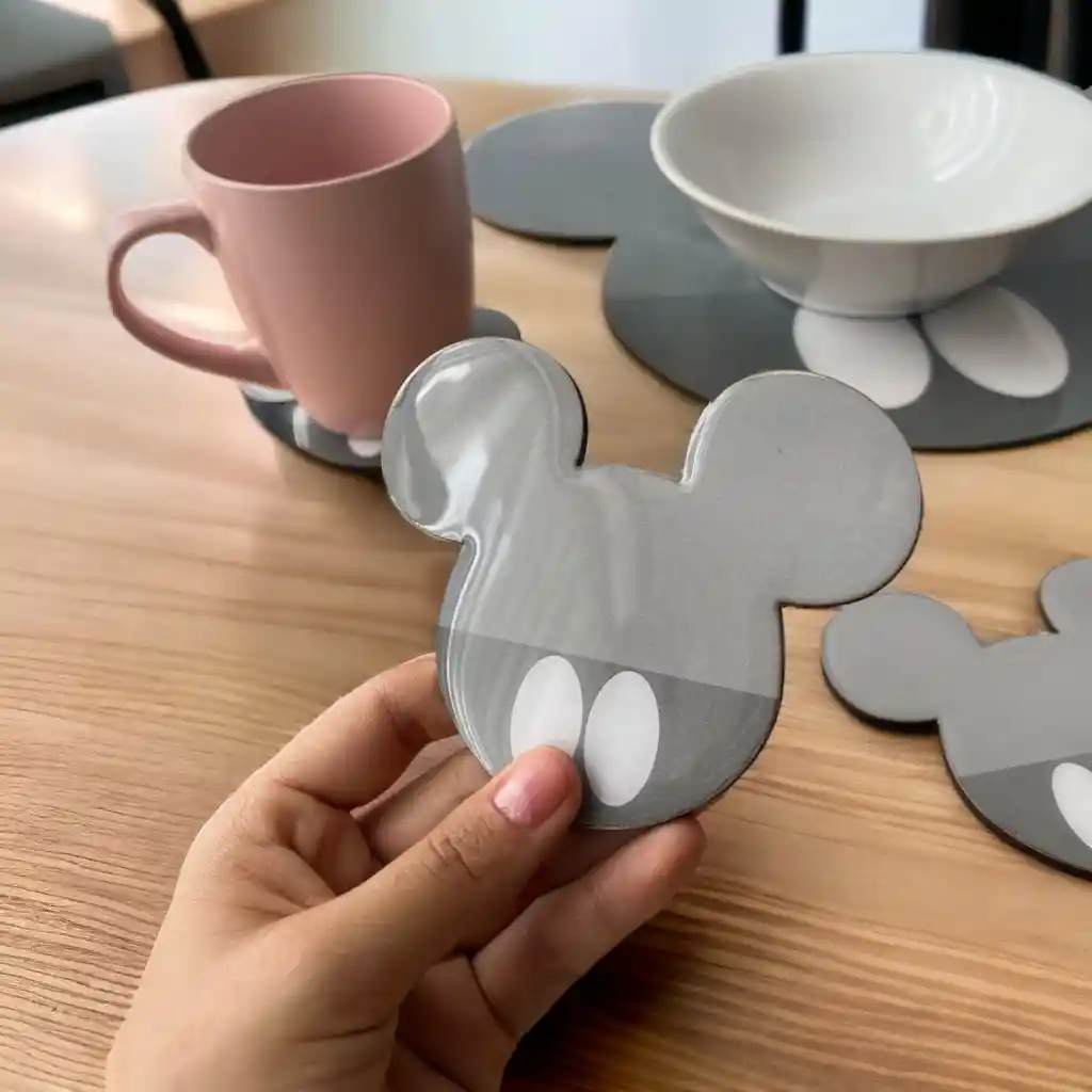 Juego De Portavasos Mickey Mouse Gris