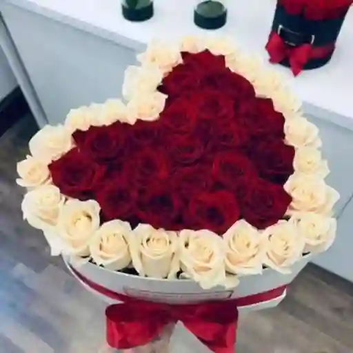 Rosas En Caja De Corazon