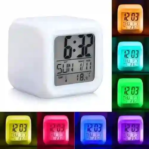 Reloj Despertador/alarma Cubo Luminoso Digital 6 Colores Led Color Blanco
