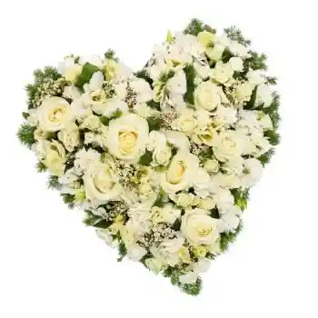 Caja De Corazon Con Mix De Flores Blancas