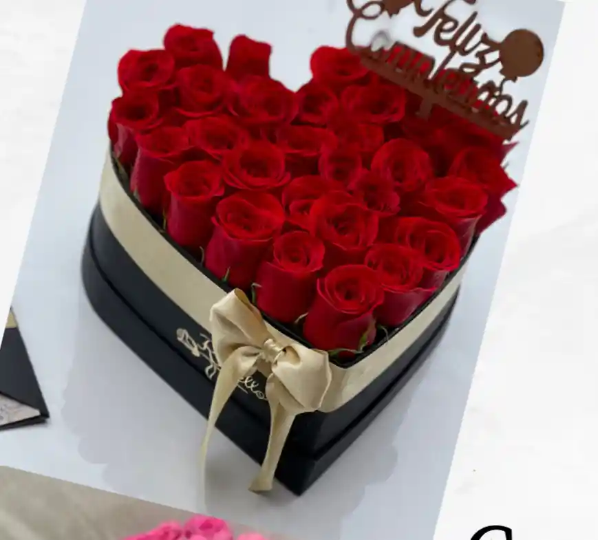 Corazon Con 30 Rosas