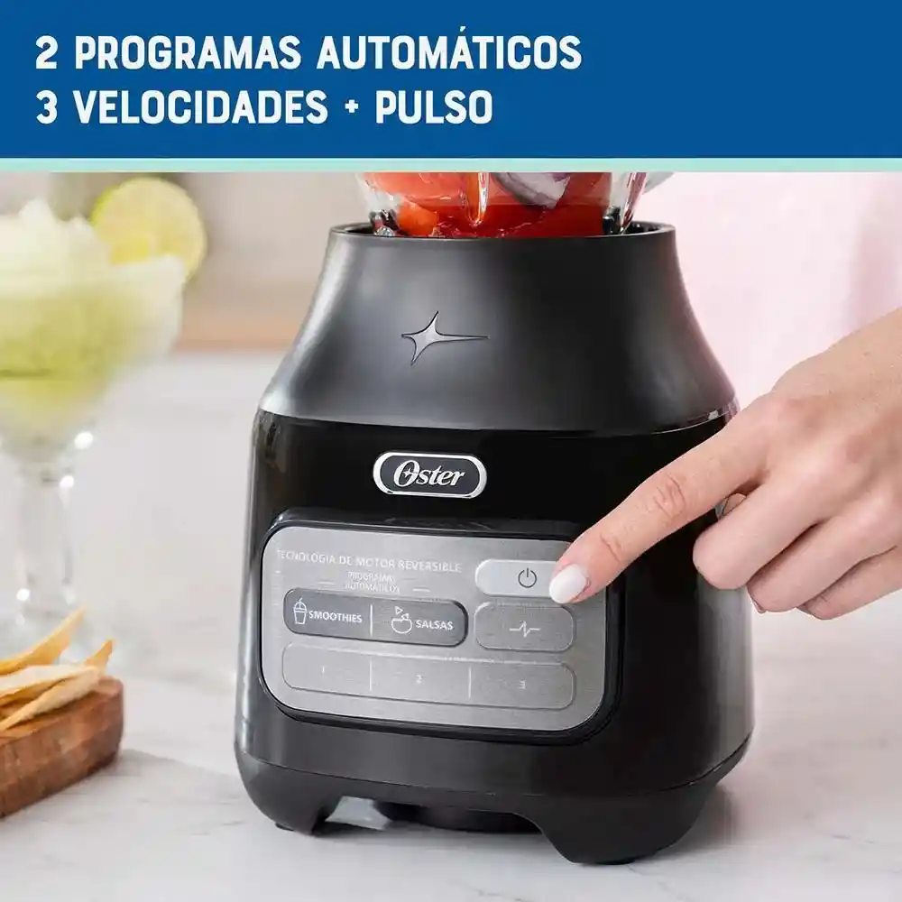 Licuadora Oster® Con Tecnología Reversible, 2 Programas Automáticos Y 3 Velocidades Más Pulso