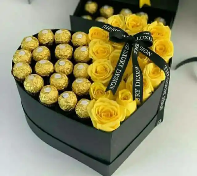 Rosas Ferrero En Corazon