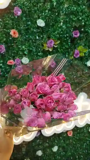 Paquete Mini Rosas Rosadas X10 Tallos
