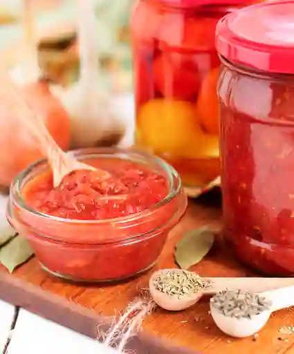 Salsa De Tomate (salsa De Tomate Natural, Sin Químicos Ni Colorantes)