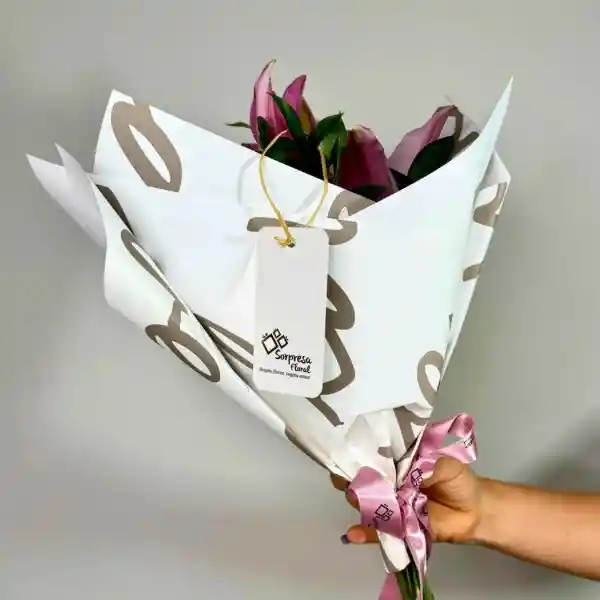 Bouquet De Lirio