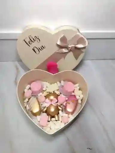 Caja Corazón De Ositos Y Paletas De Chocolate Rellenas