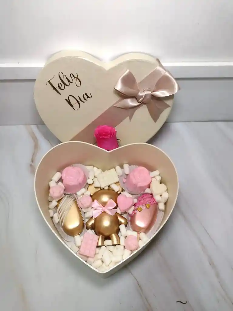 Caja Corazón De Ositos Y Paletas De Chocolate Rellenas