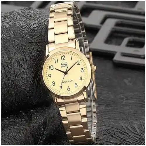 Reloj Mujer Qyq Qa39j003y Dorado Acero Dama + Estuche