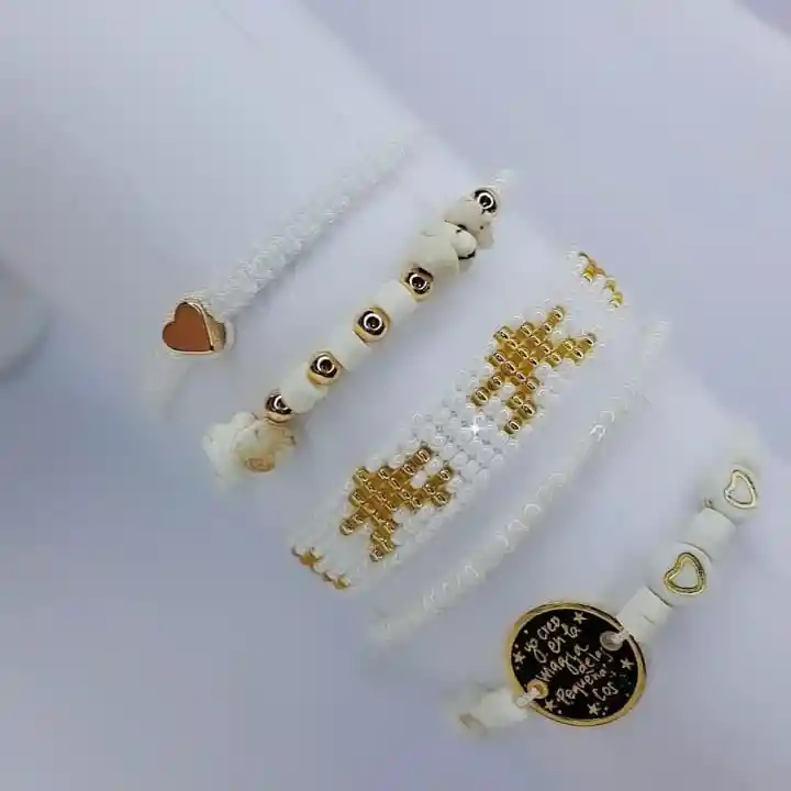 Manillas Blancas Con Dorado Y Frase