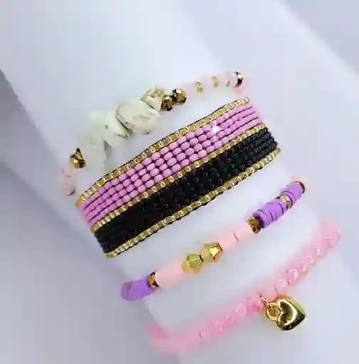 Manillas Morada Con Negro Y Corazon Doraado