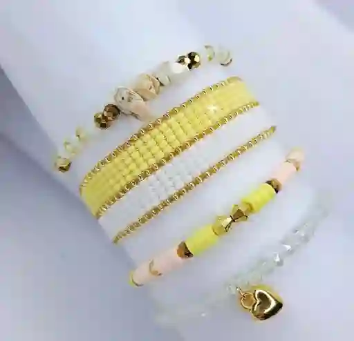 Manillas Blancas Con Amarillo Y Corazon Dorado