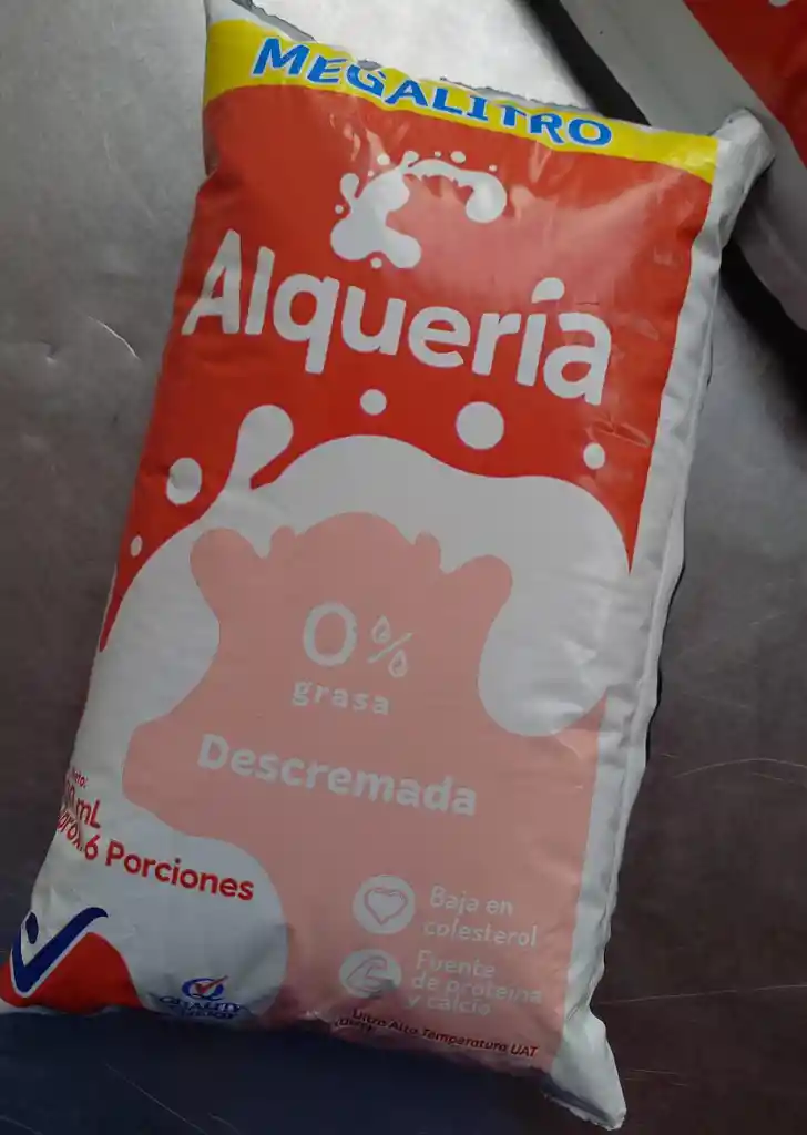 Leche Alquería Mega Litro 0 % Grasa Descremada 1100 Ml