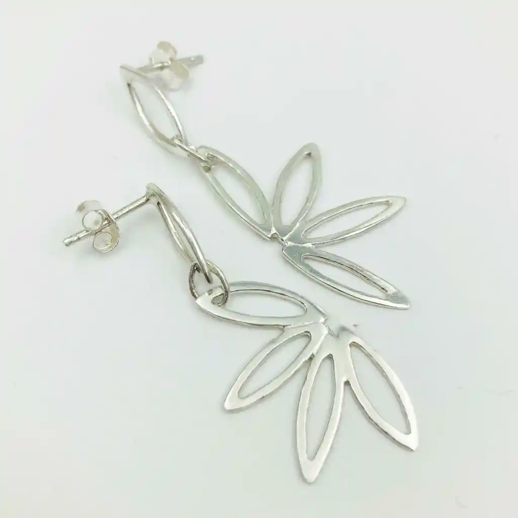 Aretes Flor Crisantemo De Plata