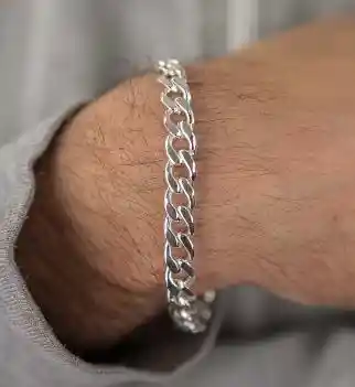 Pulsera En Acero Dorada O Plateada Grande Y Gruesa Para Hombre (21.5 Cm De Diámetro), No Mancha La Piel, No Se Descoloriza