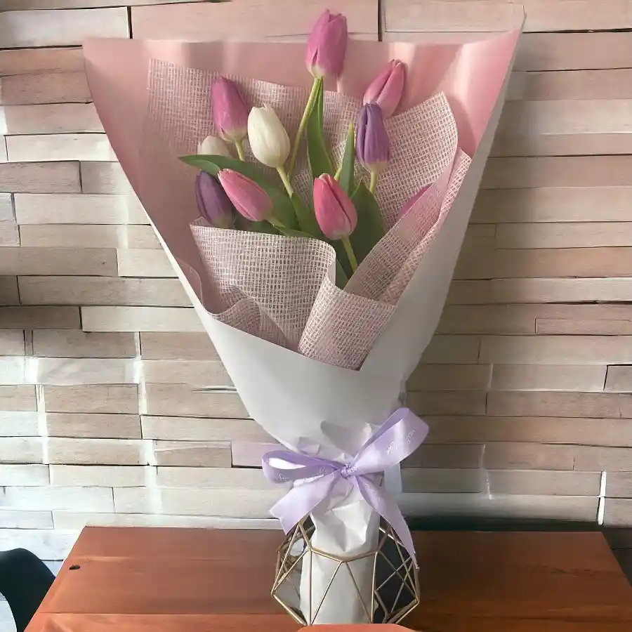 Tulipanes En Bouquet