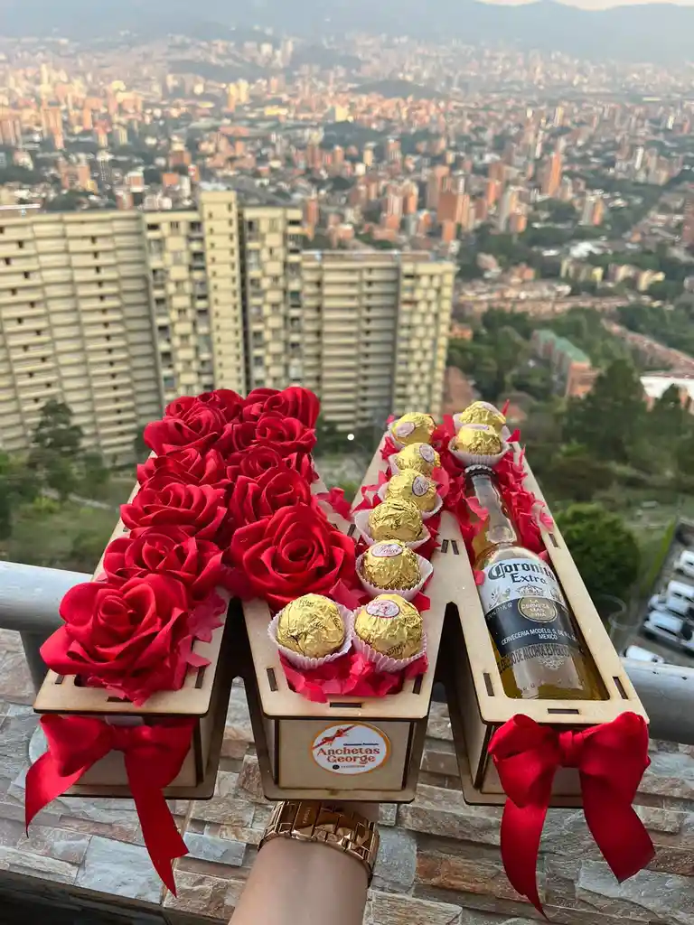 Regalo Madres -anchetas- Desayuno -mamá-sorpresas-regalos-cumpleaños-aniversario-amor Y Amistad-dia Madres-dia De La Mujer-navidad-sanvalentin-flores-chocolates-arreglos Florale-peluches-fresas Con Chocolate-detalles -anchetas Infantiles-dia Del Padre