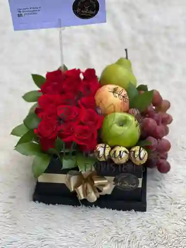 Caja De Rosas Y Frutas