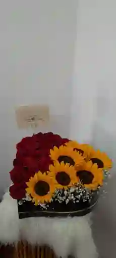 Corazon Rosas Y Girasoles